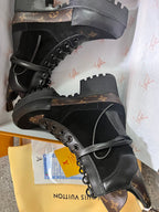 LVSS1 Lady fine quality 35-42 shoes With box