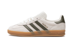 Gazelle Indoor WMNS "Olive Strata" JH8821